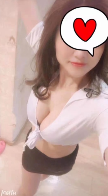 风骚可口暴大胸妹