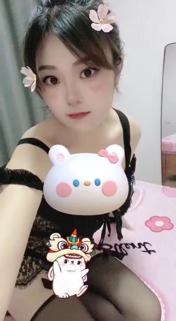 前凸后翘风骚妹子