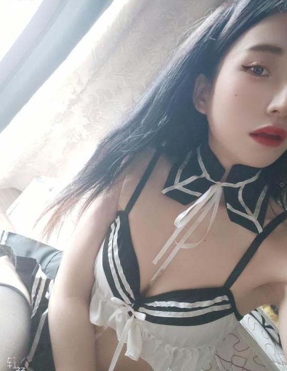 御姐脸萝莉身材