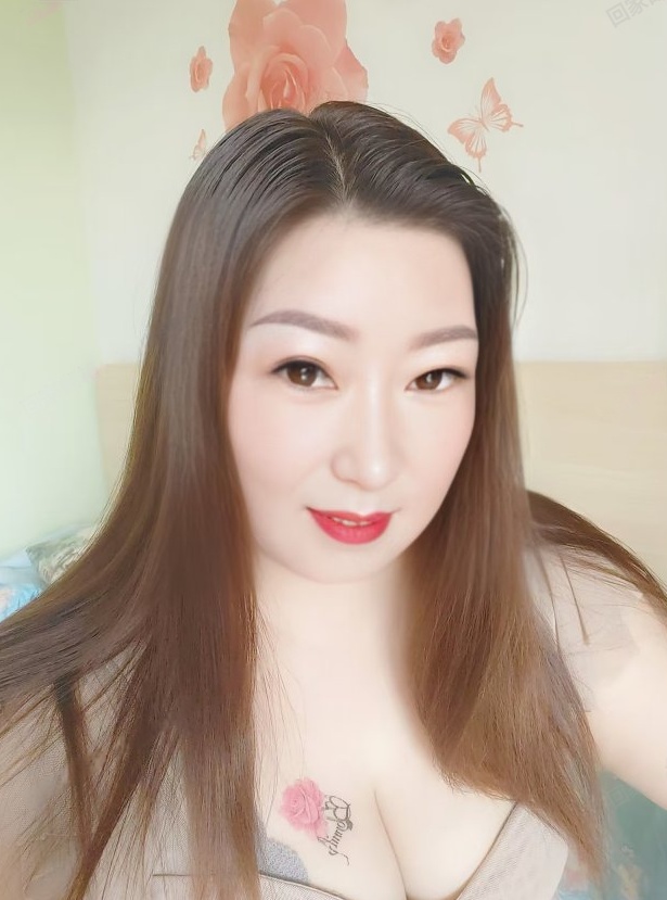 粉波丰满少妇露露