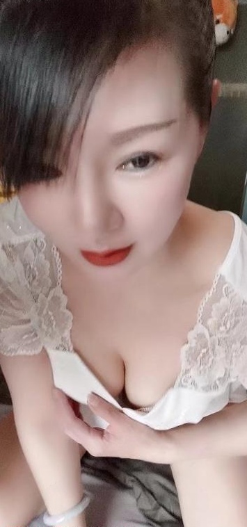 瑶海会喷水的熟女