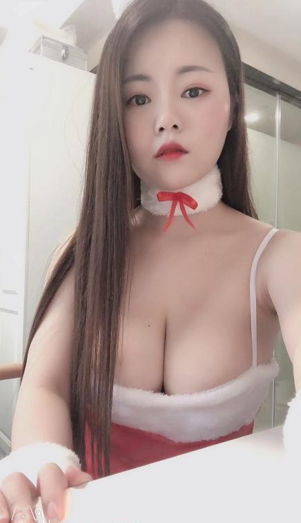 童颜巨乳小轩
