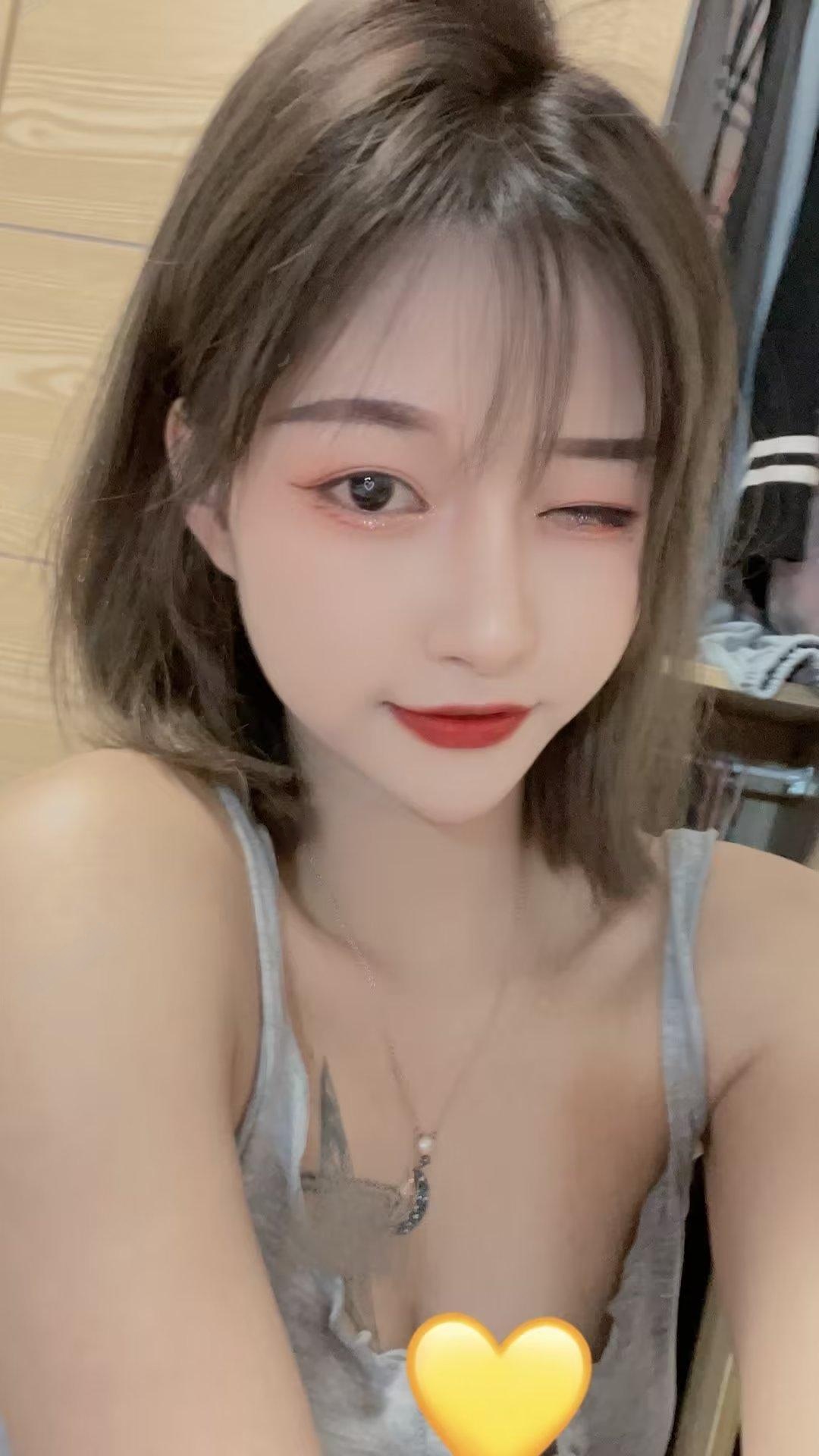 大胸妹依然