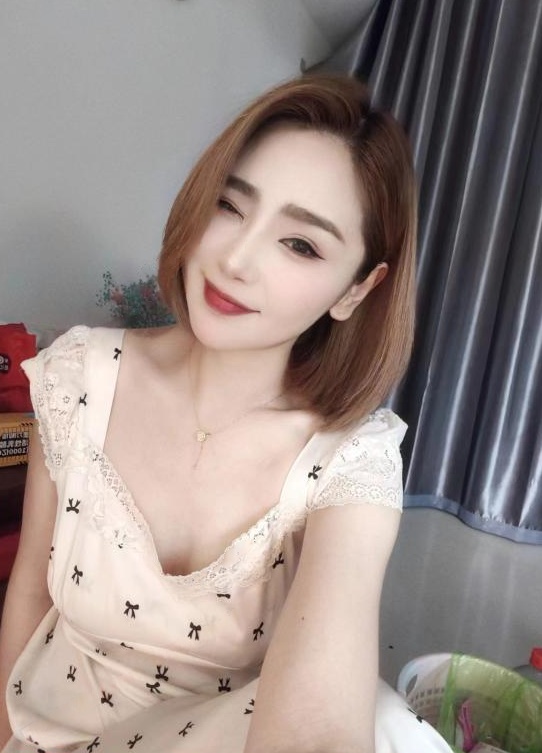 白云身材一流的萱儿