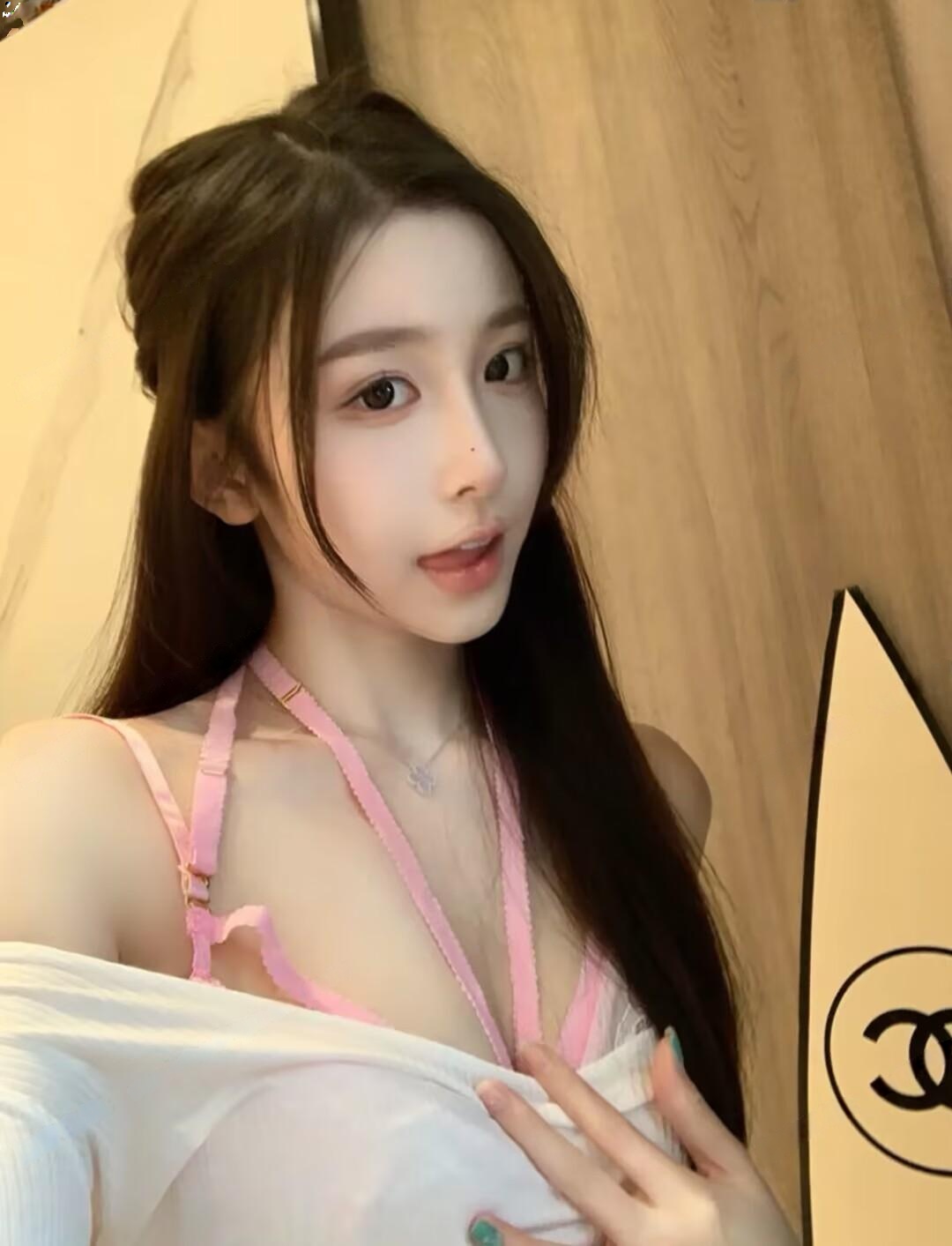 极品妹子奶大水多