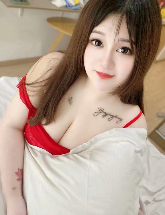 宝山一线天甜妹