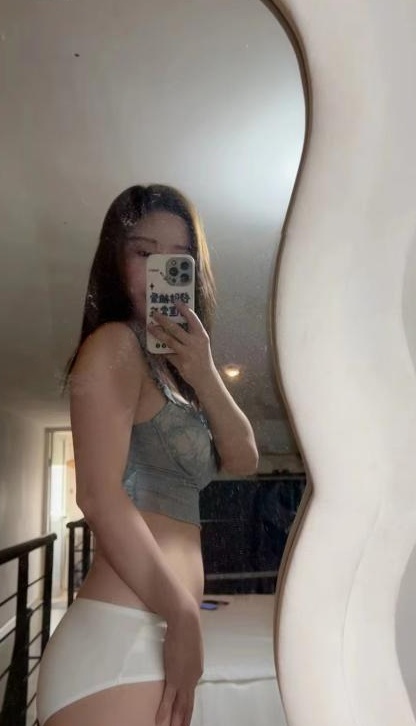 南山一字马媚儿