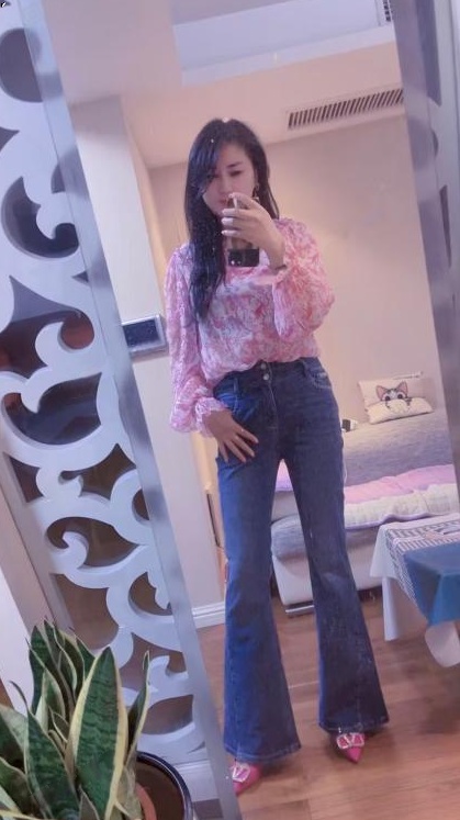 高挑大胸轻熟女