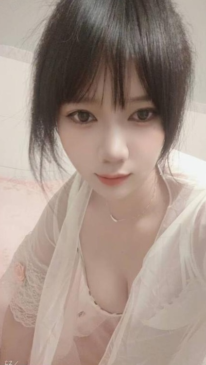 龙华小雪肤白妹