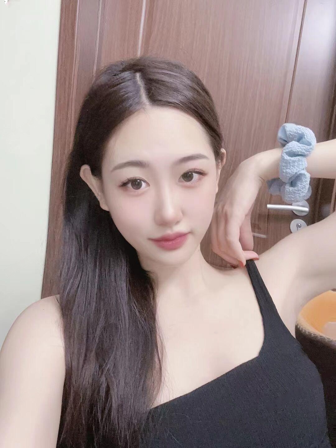 多汁性感美女