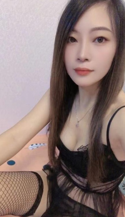 出击性感长腿制服妹