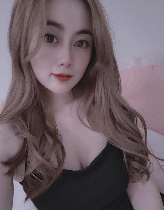 白皙淑女小樱桃