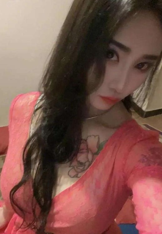 火辣大胸制服小姨妈