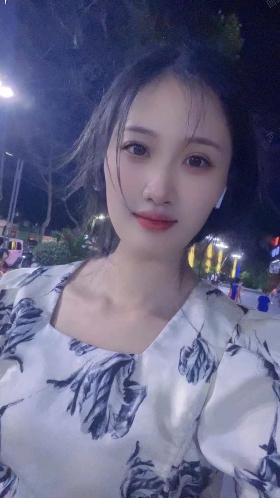 会所出来的小姐