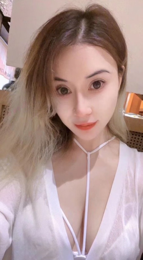 广州混血大胸美女