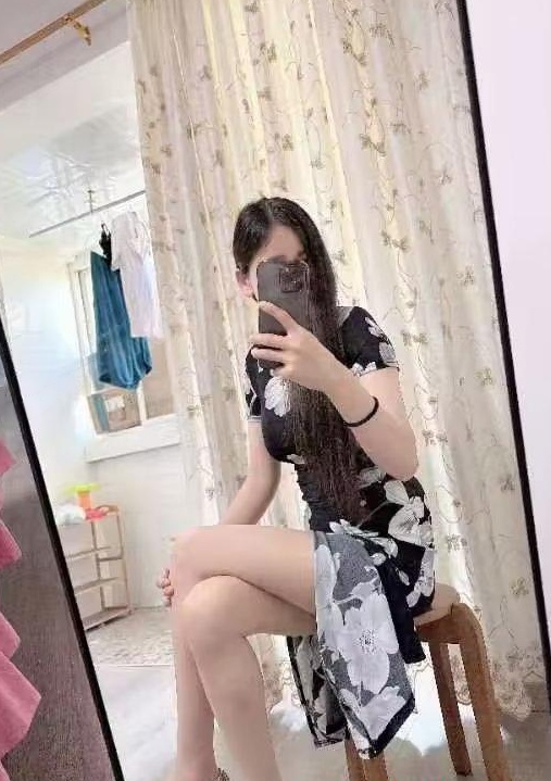 秦淮黑丝大长腿