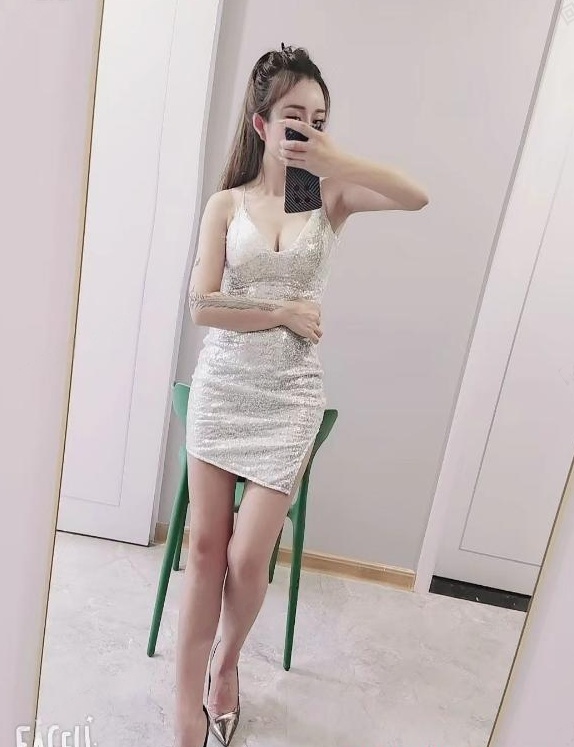 蜀山白冰颜值美女