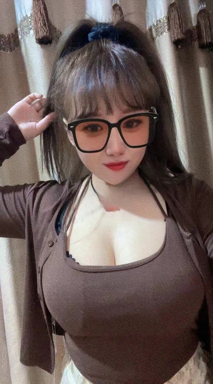 高新大奶骚逼少妇