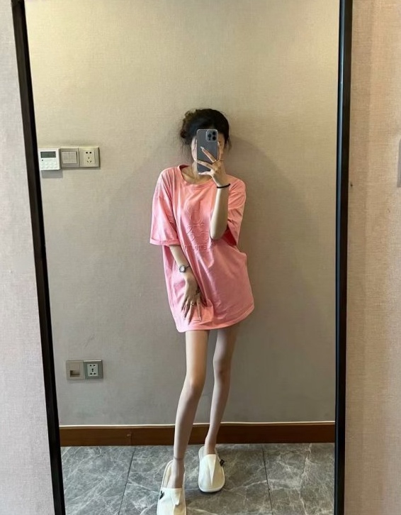 个人兼职高挑美女