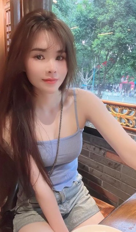 体验美胸小妹