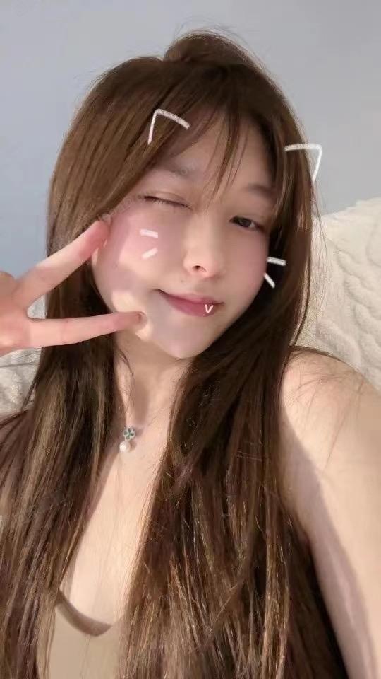 下沙娇小可爱妹妹