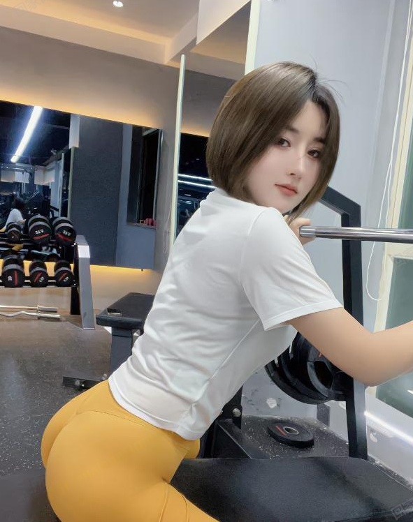 爱妮萧山腰细胸大