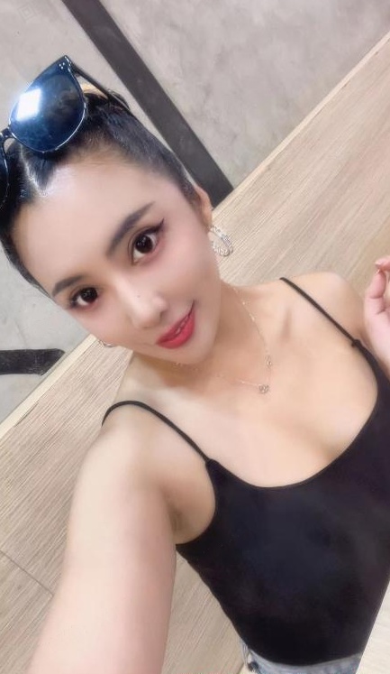 铁西网红脸小姐姐