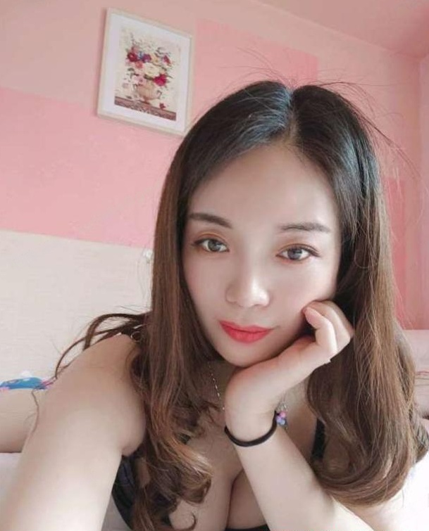 闷骚姑苏伊欣