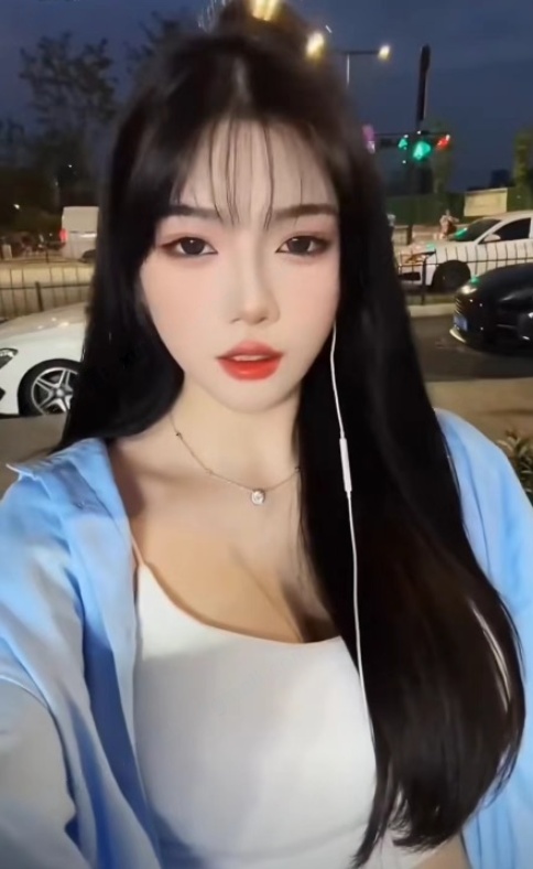 莱山区标志小姐姐