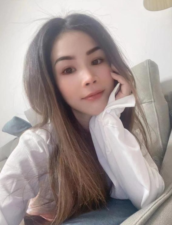 舌吻伸舌头小朵朵