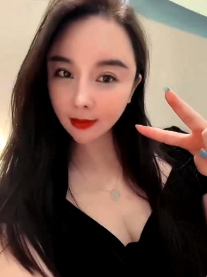 美臀骚逼