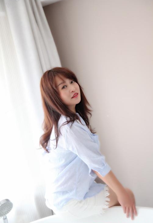 大胸苗苗