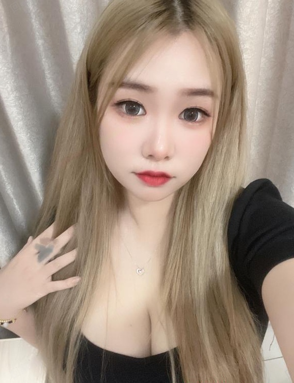 年轻妮妮小可爱