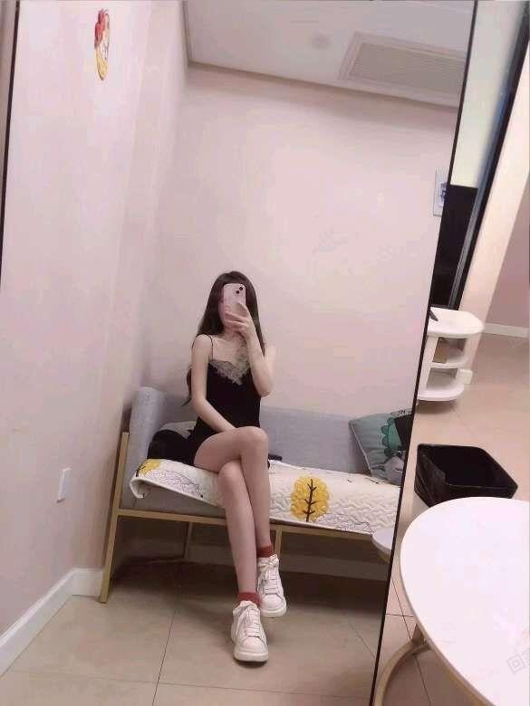 新区老师小杰人照一致