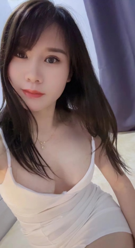 美胸小少妇