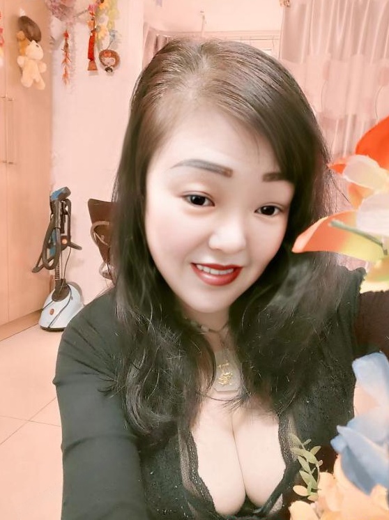 沙区大胸淑女