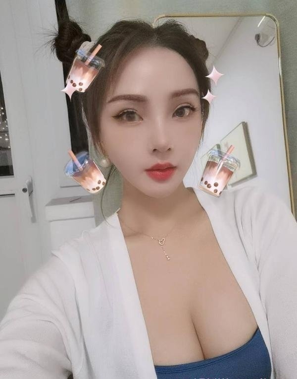 性感大胸颜值老师