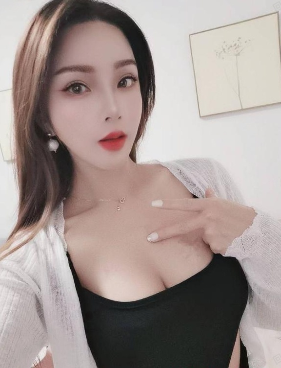 性感大胸颜值老师