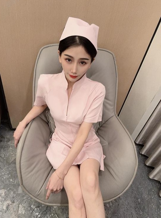 炮架气质美女可欣