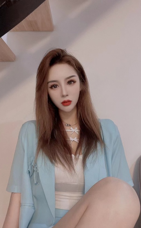 蜜桃成熟出水的妹子