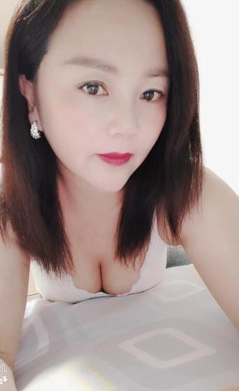 骚逼大屁股少妇