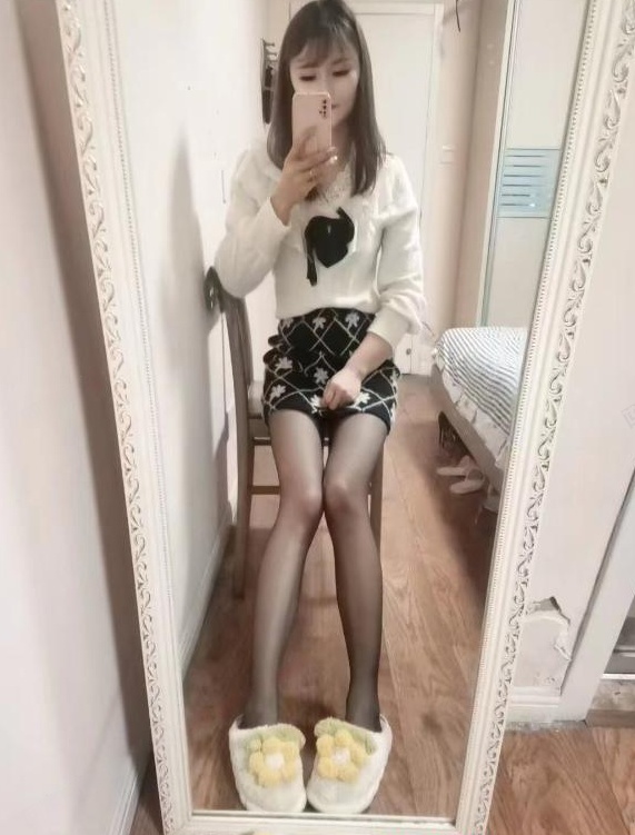 竹山路瑜伽美女