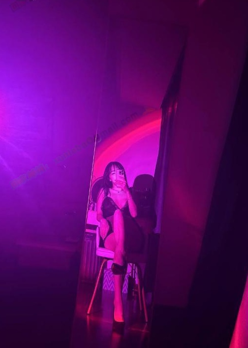 皮肤嫩滑御姐七七