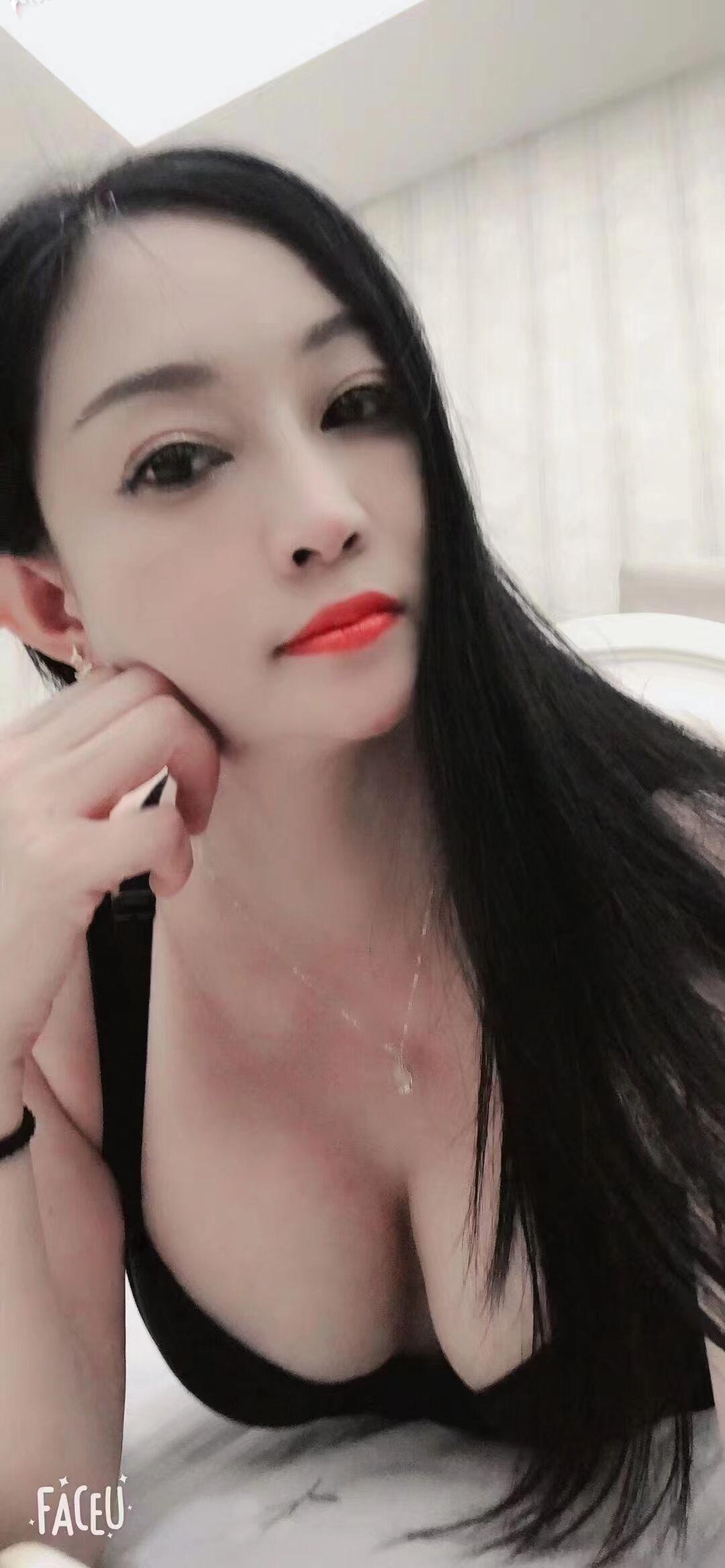 鼓楼姐姐人美胸大