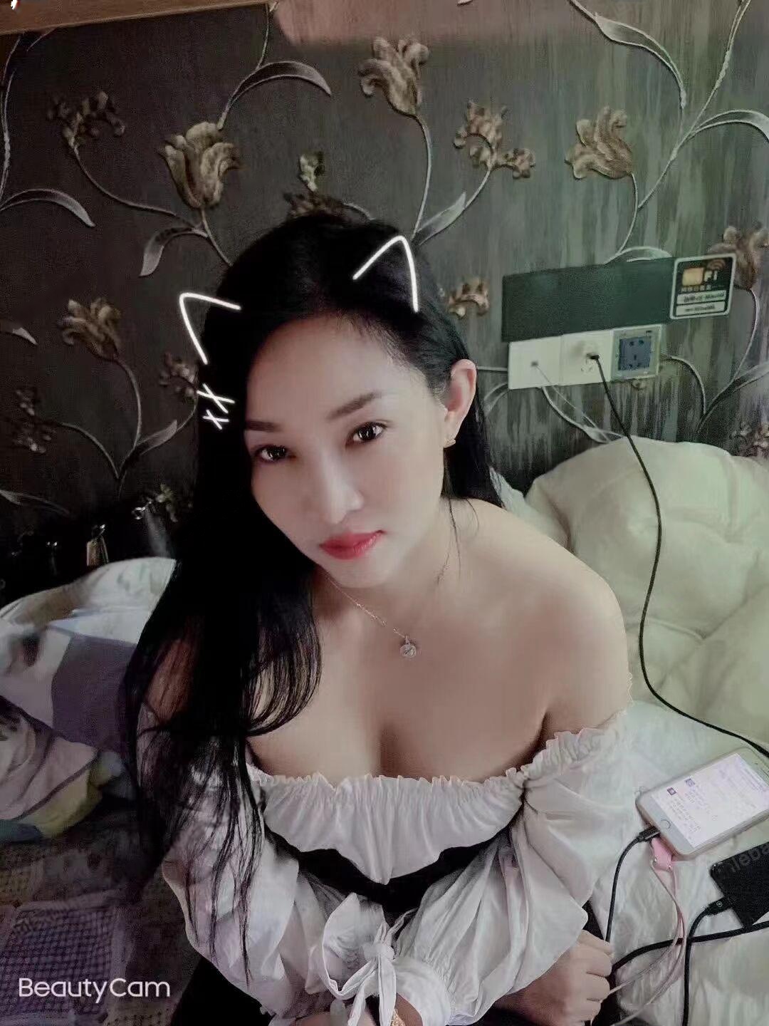 鼓楼姐姐人美胸大