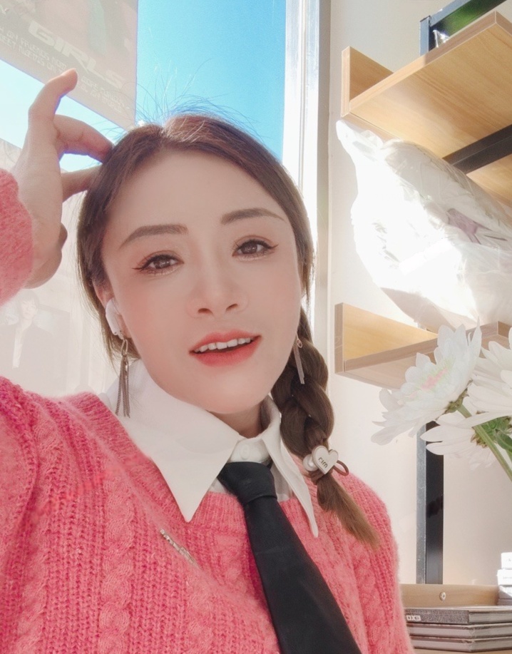 服务系兼职少妇