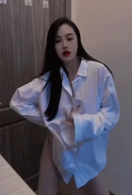 服务型的大胸妹