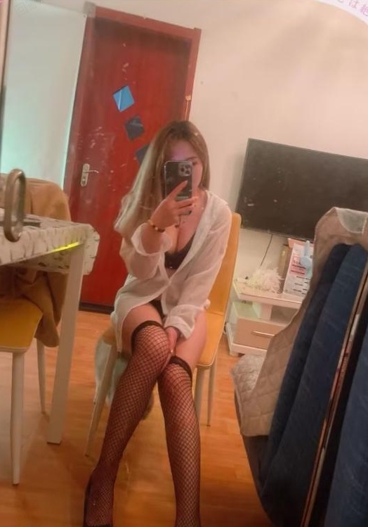 王家湾大胸性感骚货