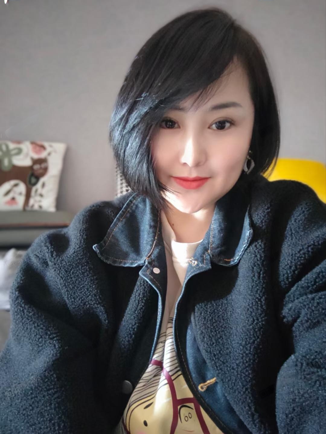 枫丹丽舍附近大奶熟女