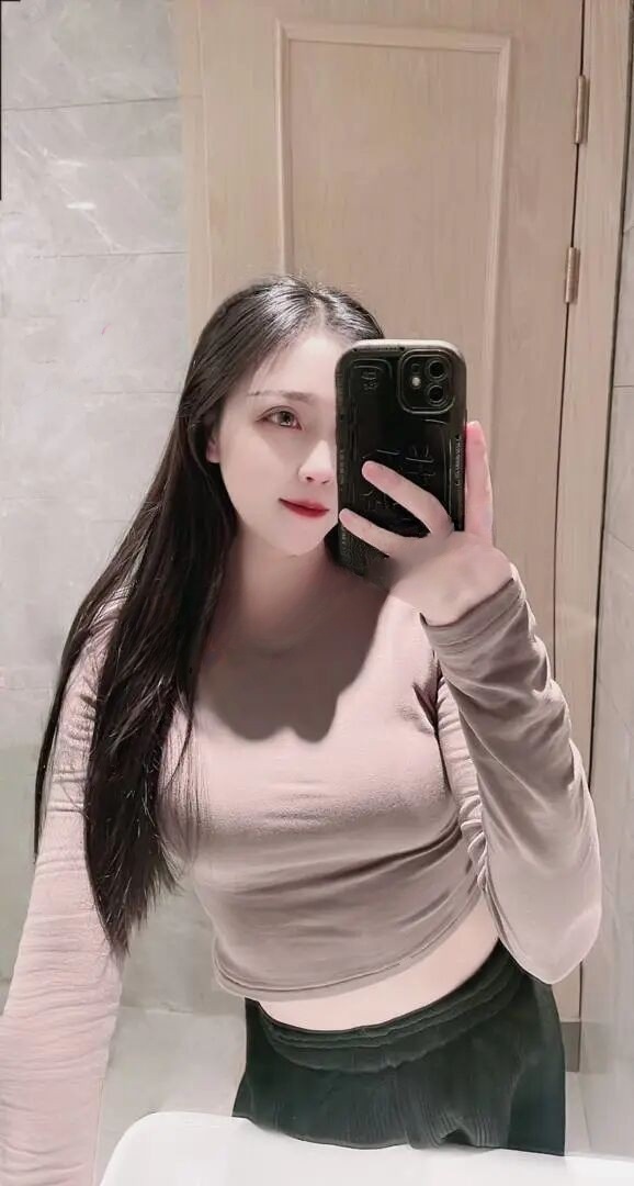 朝阳元气女孩，肤白波大